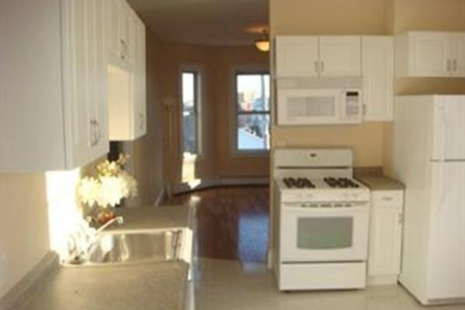 Kitchen - 1+ BR, 1 bath, full-size parking; 5-min walk to shops/restaurants; close to T and bus lines Apartments