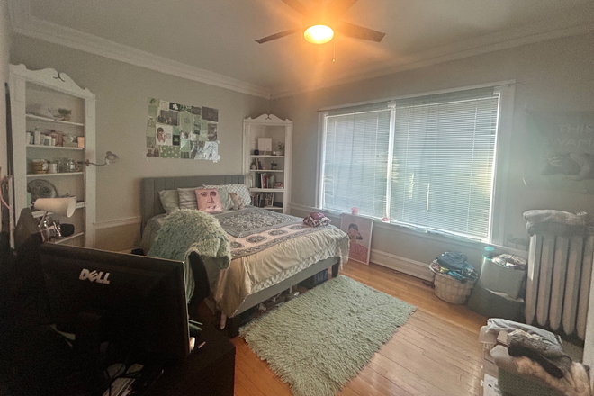 Past photo of Bedroom unit - Peak Properties Apartment, close to campus