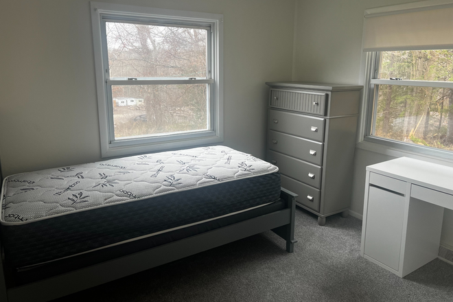 Bedroom 3 - Furnished 3 Bedroom for rent - less than a mile from Downtown Storrs House