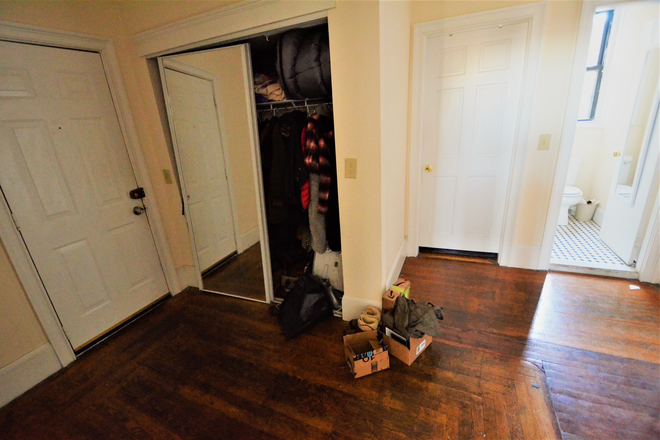 Hallway - **GEM** Large 4 Bedroom On Hemenway !! Apartments