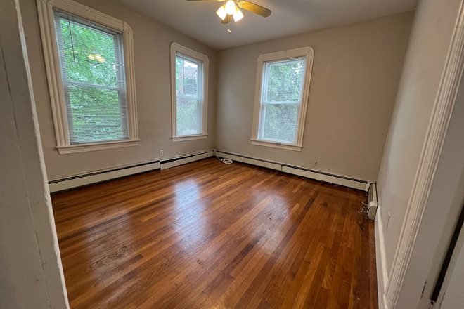 1 - AVAIL NOW〡Central Sq. 2bed〡Water Includ〡Pets Allowed〡Laundry Apartments