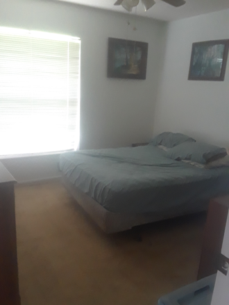 bedroom - Private home, room for rent. Utilities included - close to campus