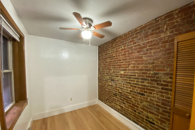 bed - 2 bd 1 ba In Unit Laundry (North End) Apartments