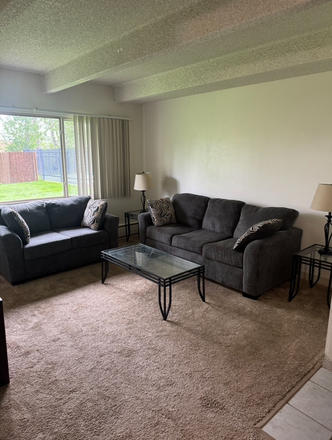 Living room - Creekside Apartments