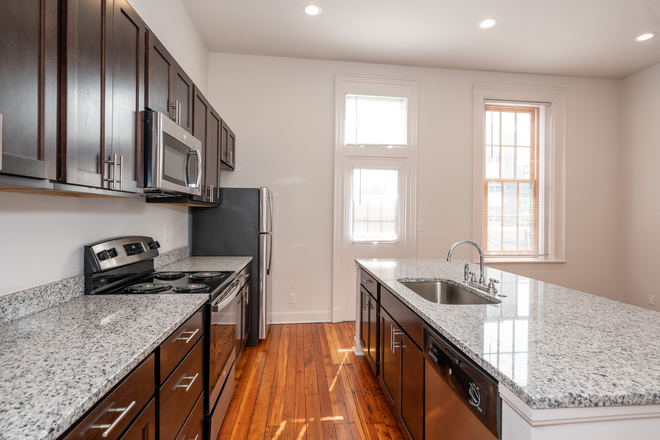 Kitchen - 2606 Short Vine House
