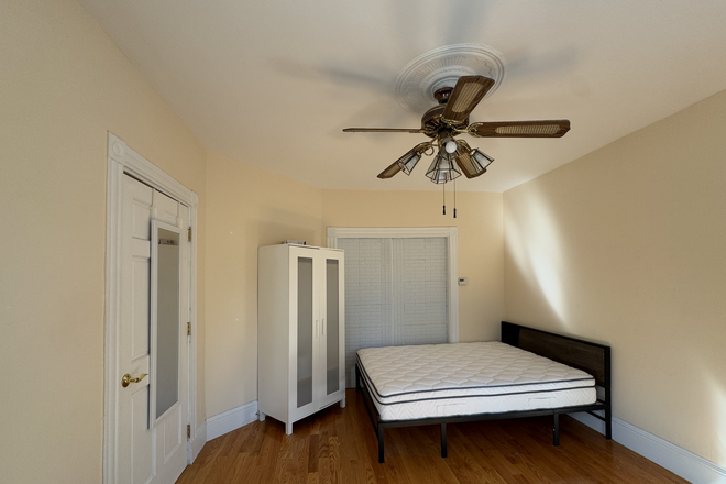 Bedroom - Roommate Wanted | Porter Square | $1,150/mo | Sep 1