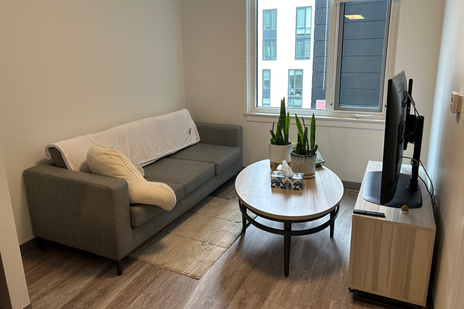 Living Room - Union on Knox (1 Bed, 1 Bath)