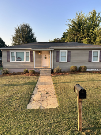 Front - The 400 - 5 Bedroom / 4 Bath - Available for 2027/2028 Year