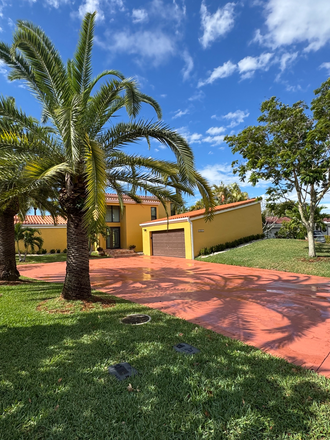 Front of house - Beautifully Furnished Nature lovers Heaven!