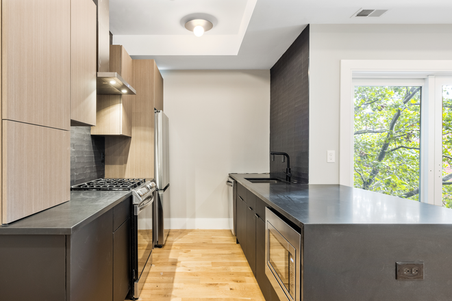 Call NOW for showings! 617-236-8550 - LUBEC ST - CHIC MODERN LUXURY 3BR IN JEFFRIES POINT AVAIL *9/1/2026* W/ 2 BATH, IN UNIT W/D, DECK! Apartments