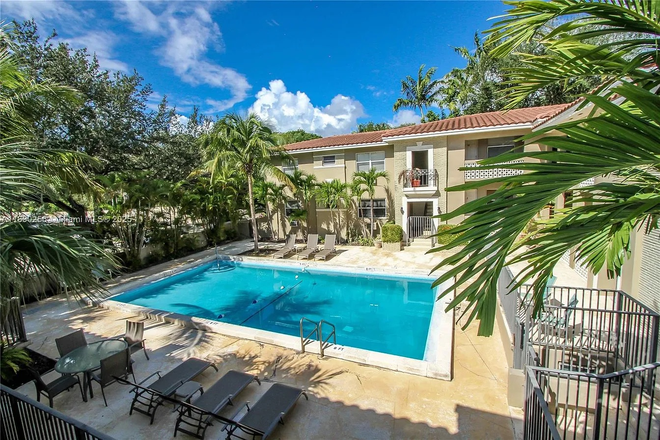  - Beautiful and quiet apartment in Coral Gables