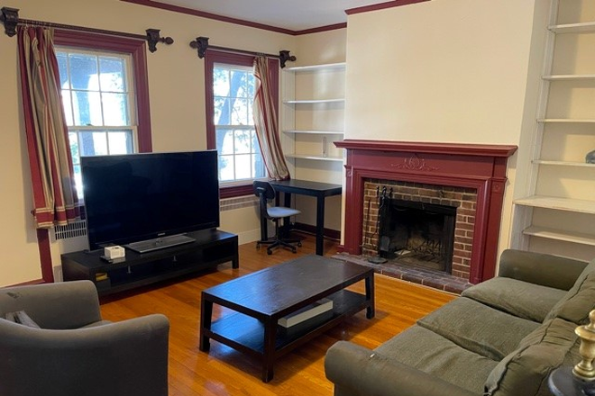Living room - Wonderful Townhouse  - Next to Georgetown University