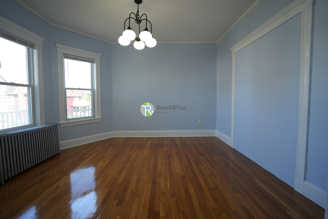 1 - AVAIL NOW-Amazing Dorchester 4 Bed 1 bath.. W/D in unit. No Broker Fee Apartments