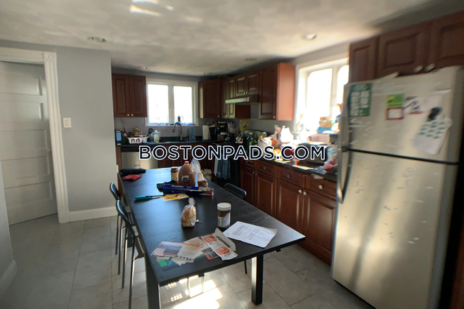 Kitchen - NO BROKER FEE! New 6/1/2026 Listing! 5 Bed 1.5 Bath on Bristol Rd.