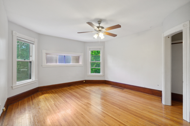 Bedroom - ATTENTION SAINT THOMAS STUDENTS- Huge 5 Bedrooom Duplex Units Available for June 2026! Duplex