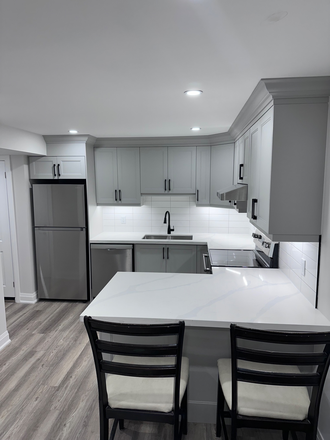 Breakfast bar - Brand new fully furnished 3 bedroom apartment