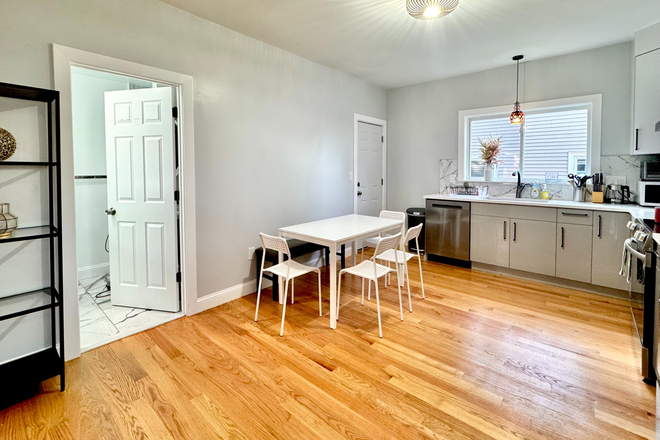 Call NOW for showings! 617-236-8600 - HILLSIDE ST - NEW CONSTRUCTION SPLIT 3BR FOR 4 PPL W/ 2 LUXE BATHS, IN UNIT LNDRY, TNDM PRKNG, EIK! Apartments