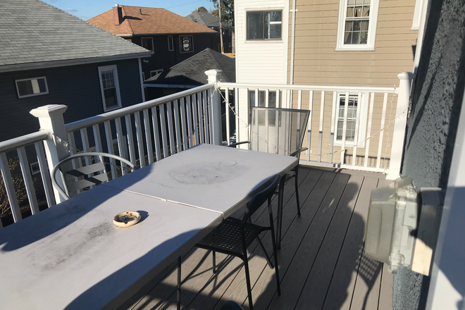 Private deck! - North Street Somerville 4 bed apartment available June 2026!