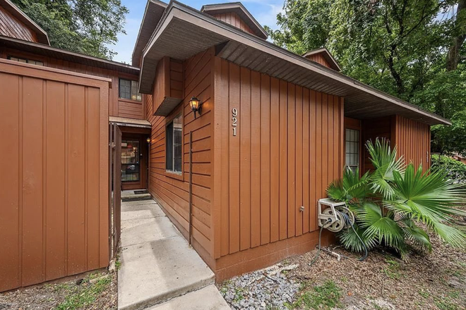 Outside Street View - Rockwood Villas Townhouse