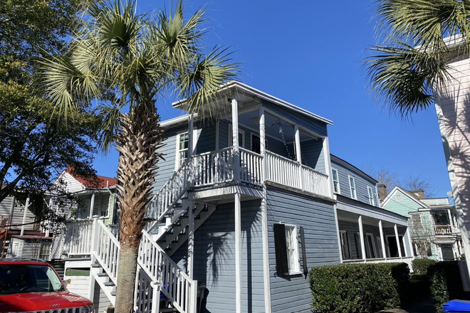 Exterior - Eclectic Pied A Terre Condo