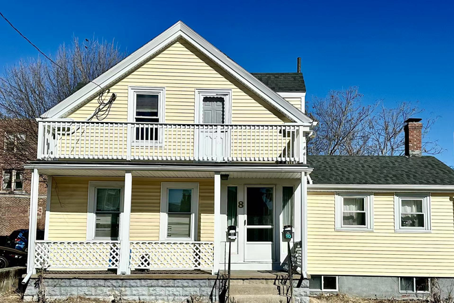 Outside house viewing - Less than 2 miles to Harvard Square Duplex