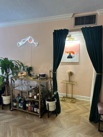 Bar - Madrid Towers Condo, In the Heart of Coral Gables