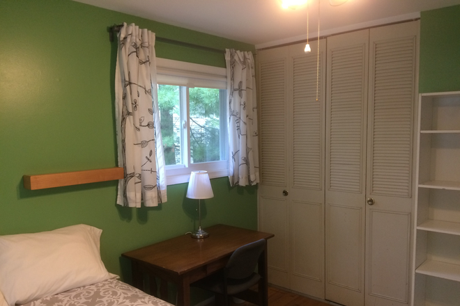 Photo - Quiet Neighborhood In Old Greenbelt House