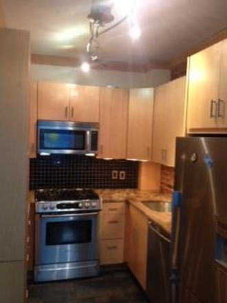 Call NOW for showings! 617-236-8600 - HEMENWAY ST - *75% OFF FEE* CHARMING 2BR/1BA FOR *9/1/2026* W/ EXPOSED BRICK, IN UNIT W/D, DECK, DW! Condo