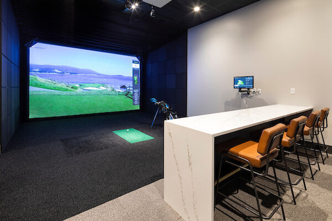 Sports Studio & Simulator - Moment Apartments