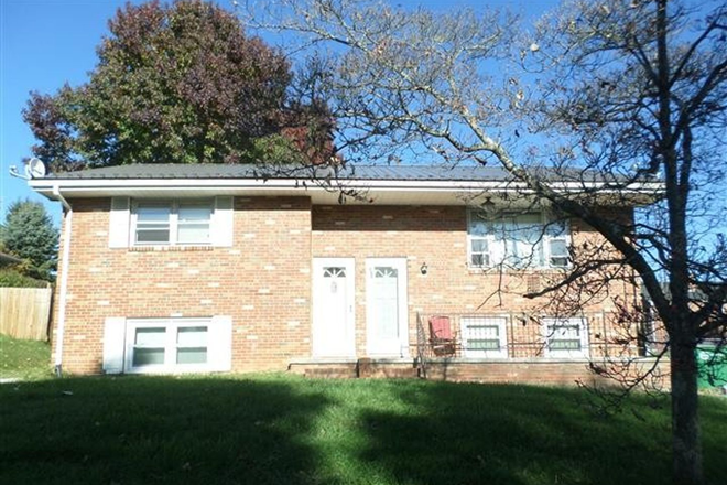  - 2 Bedroom 1 Bath Duplex