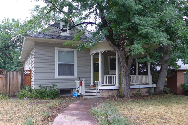 Street view of the front of the house - House on the hill