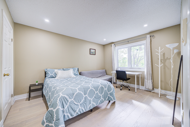 Bedroom - All inclusive large bedroom in a large house! Large bed, desk & closet. High Speed Internet