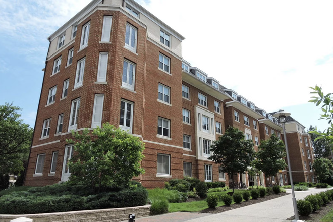 View of Building - South Campus Commons 4x2 Room Available - Lease Spring 2027 Sublet