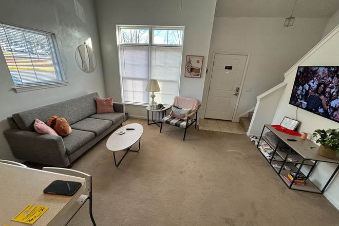 Living Room - Maple Ridge Townhomes