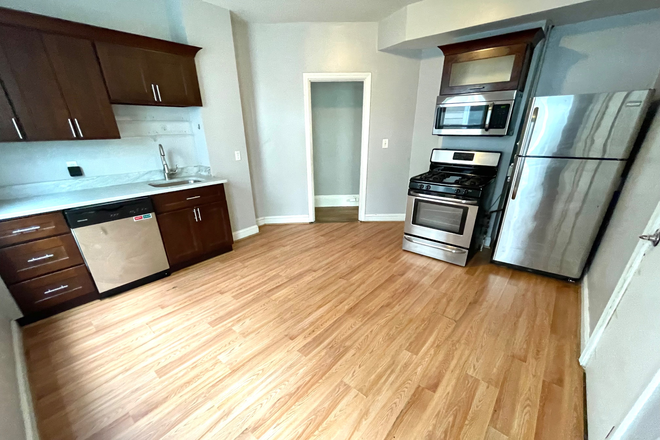 Kitchen - Apartment >15 mins from UMASS campus