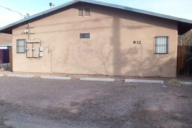 Ample Parking - 5 Bed 3 Bath near UofA
