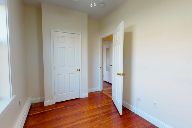 Bedroom #4 - Student-Friendly 4 Bed 2 Bath!  Walk to Campus!!