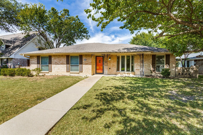 Front of the House - 2.03 Miles from Campus House