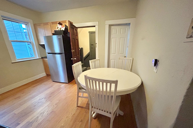 Eat -in kitchen - No fees! Several bedrooms available in our 5 bedroom apartment near Red Line
