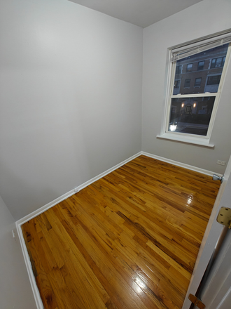 Full bedroom - Small Room in 2 Bed/2 Bath Apartment