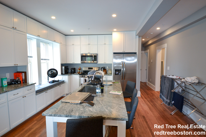 ... - BRIGHT and MODERN 4 BED with IN-UNIT LAUNDRY Townhome
