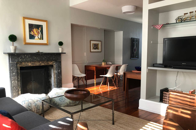 Living Room - Luxury Rental In South Philadelphia w/Outdoor Space