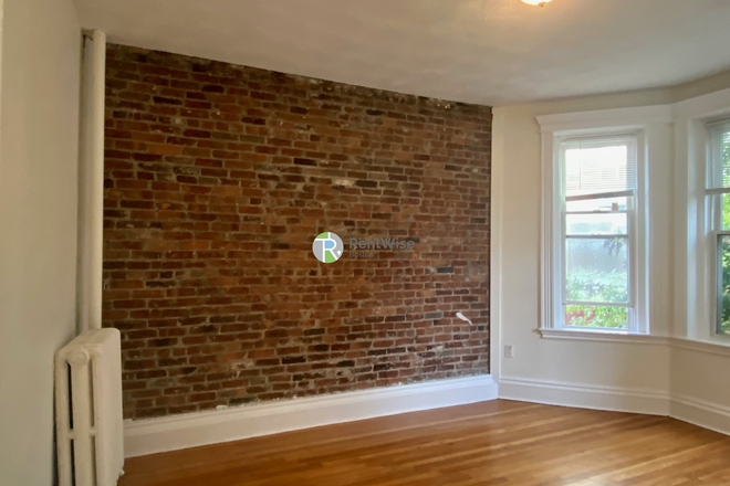 1 - SEPT 2026-Comm Ave 2 bed. Elevator/Fitness Rm. H/HW inc-No Broker Fee