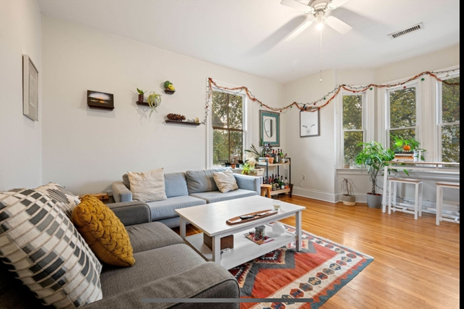 Living/dining room - Bright Upper-Level 4BR + Office | Private Sun Deck Apartments