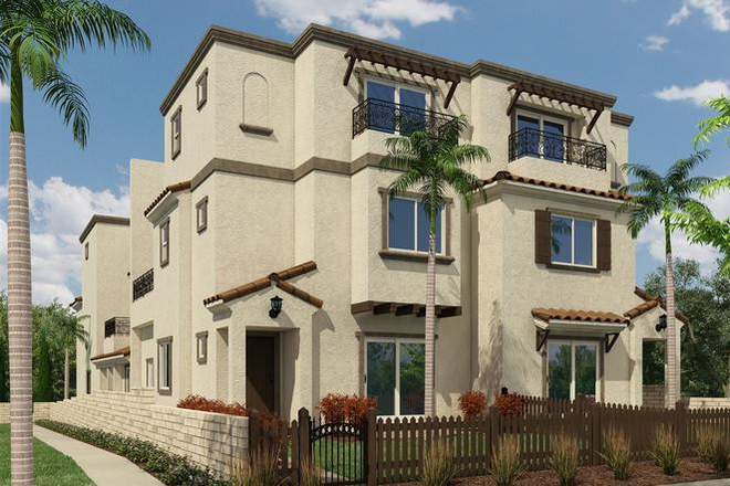  - Pacific Beach Townhome – 3BR/2.5BA + 2-Car Garage!