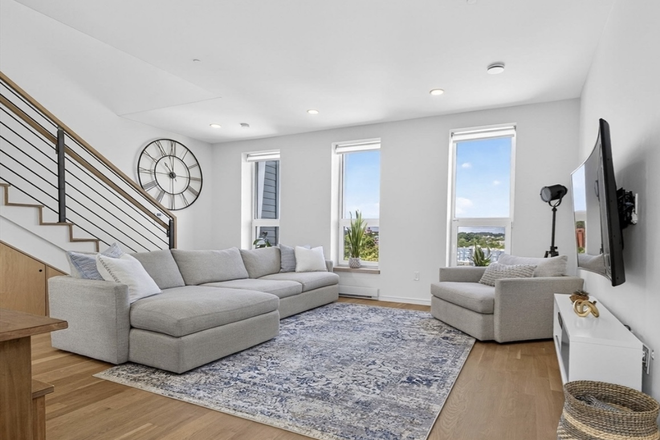 Living - Entire home or room near Northeastern, BMC, Hospitals