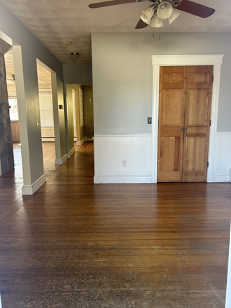Eat in Kitchen w. storage closet - 2-3 Bedroom House 15 min. to Brown, great neighborhood. Close to Bus route and all shopping. 5 m