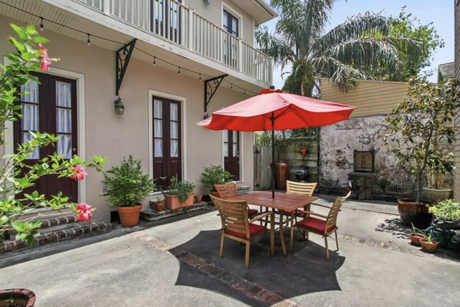 Middle Courtyard - 2 bedroom/2 bath in Marigny Condo