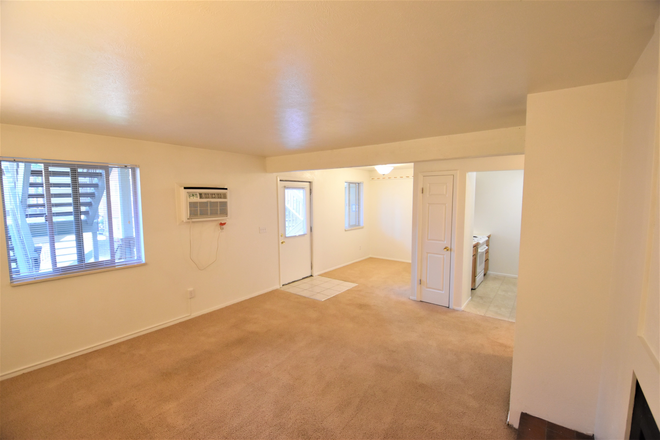 unit #202 - 2 Bedroom/1.5 Bathroom available for immediate move in! Apartments