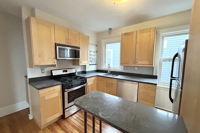 kitchen - Renovated 4 Bed / 1 Bath available 9/1/24!! Apartments